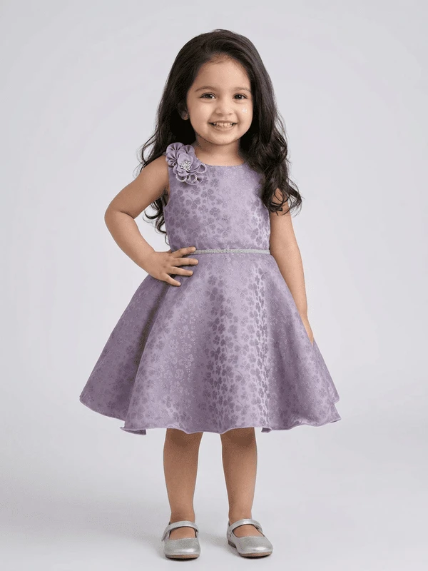Blabber Jacquard Woven Sleeveless Floral Embroidered & Flower Applique Detailed
